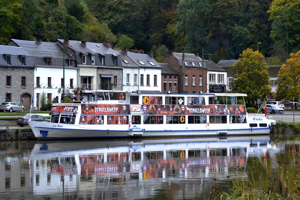 Lettrage halloween bateau LE SAX Dinant